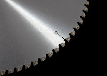 Unikalny kąt zębów Brzeszczot do cięcia metalu / Końcówka z cermetalu Brzeszczoty do cięcia na zimno 255mm 80z